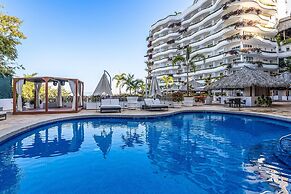 Stunning Oceanview Suite With Cliffside Infinity Pool, Terrace & Gourm