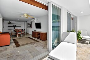 Stunning Oceanview Suite With Cliffside Infinity Pool, Terrace & Gourm