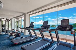 Luxury Bayfront Condo With Amazing Views, Pool & spa