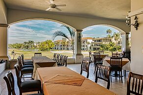 Golf Course-adjacent Getaway With Infinity Pool, Private Plunge Pool &