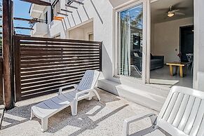 Golf Course-adjacent Getaway With Infinity Pool, Private Plunge Pool &