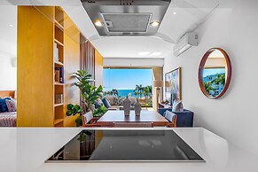 Oceanfront Condo With a Full Kitchen, Pool, & Beach Access