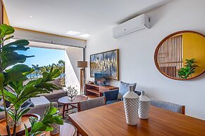 Oceanfront Condo With a Full Kitchen, Pool, & Beach Access