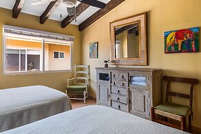 Oceanfront Condo With Pool, Balcony, Amazing Views, Washer/dryer, & Pa