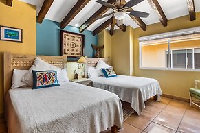 Oceanfront Condo With Pool, Balcony, Amazing Views, Washer/dryer, & Pa