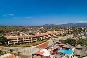 Oceanfront Condo With Pool, Balcony, Amazing Views, Washer/dryer, & Pa
