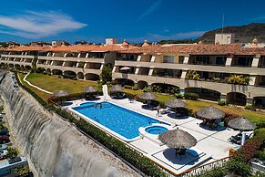 Oceanfront Condo With Pool, Balcony, Amazing Views, Washer/dryer, & Pa