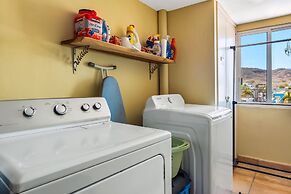 Oceanfront Condo With Pool, Balcony, Amazing Views, Washer/dryer, & Pa