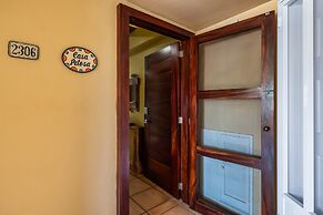Oceanfront Condo With Pool, Balcony, Amazing Views, Washer/dryer, & Pa