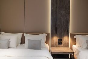 Padma Hotel
