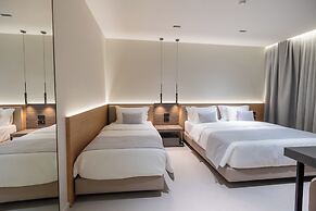 Padma Hotel