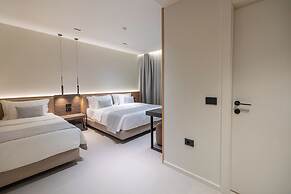 Padma Hotel
