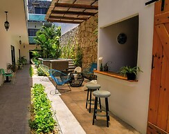 Les Suites Calle 2 by Galian
