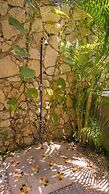Les Suites Calle 2 by Galian