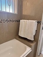Stylish 1-bed in Bryanston