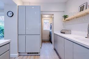 NEW Spacious 2-bed Home Amazing Location