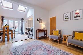 NEW Spacious 2-bed Home Amazing Location