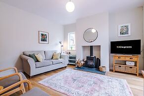 NEW Spacious 2-bed Home Amazing Location