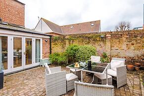 NEW Spacious 2-bed Home Amazing Location