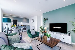 Stunning 2-bed Flat Amazing Location Sleeps 4