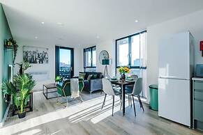 Stunning 2-bed Flat Amazing Location Sleeps 4
