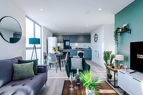 Stunning 2-bed Flat Amazing Location Sleeps 4
