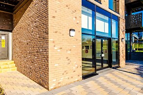Stunning 2-bed Flat Amazing Location Sleeps 4