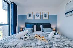 Stunning 2-bed Flat Amazing Location Sleeps 4