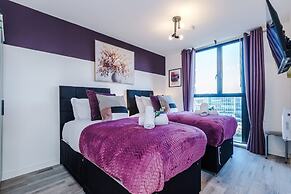 Stunning 2-bed Flat Amazing Location Sleeps 4
