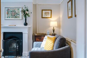 NEW Spacious Stylish Home City Centre Sleep 4