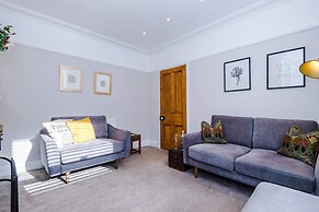 NEW Spacious Stylish Home City Centre Sleep 4