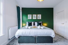 Ideal for Contractors Long Term Stays Sleeps 8