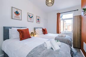 Ideal for Contractors Long Term Stays Sleeps 8