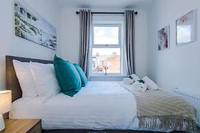 Ideal for Contractors Long Term Stays Sleeps 8