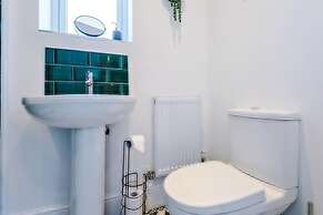 Ideal for Contractors Long Term Stays Sleeps 8