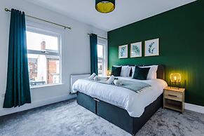 Ideal for Contractors Long Term Stays Sleeps 8