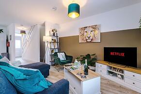Spacious House Incredible Location Free Parking