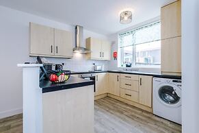 Spacious House Incredible Location Free Parking