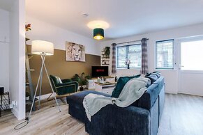 Spacious House Incredible Location Free Parking