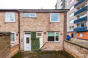 Spacious House Incredible Location Free Parking