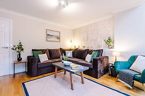 NEW Incredible Home Perfect for Groups w Parking