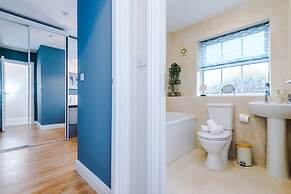 NEW Incredible Home Perfect for Groups w Parking
