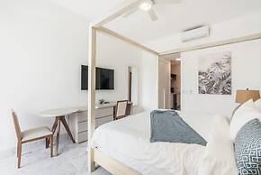 Two-bedroom apt With Pool View bbq in Lake View