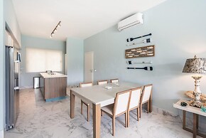 Two-bedroom apt With Pool View bbq in Lake View