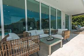 Tropical Villa w Pool Dock Access