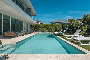 Tropical Villa w Pool Dock Access