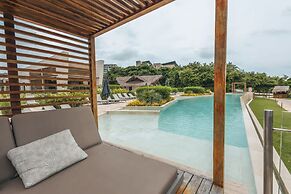 Tropical Villa w Pool Dock Access