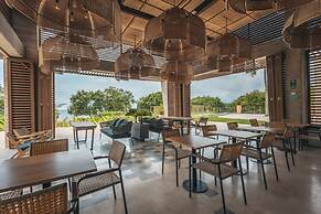 Oceanview 3br Condo w spa gym