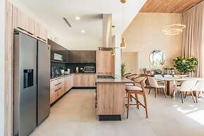 Modern Executive 2-bedroom Apartment