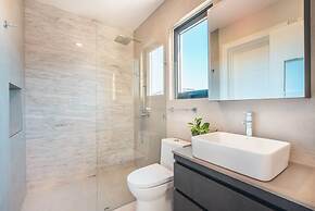 Modern Executive 2-bedroom Apartment